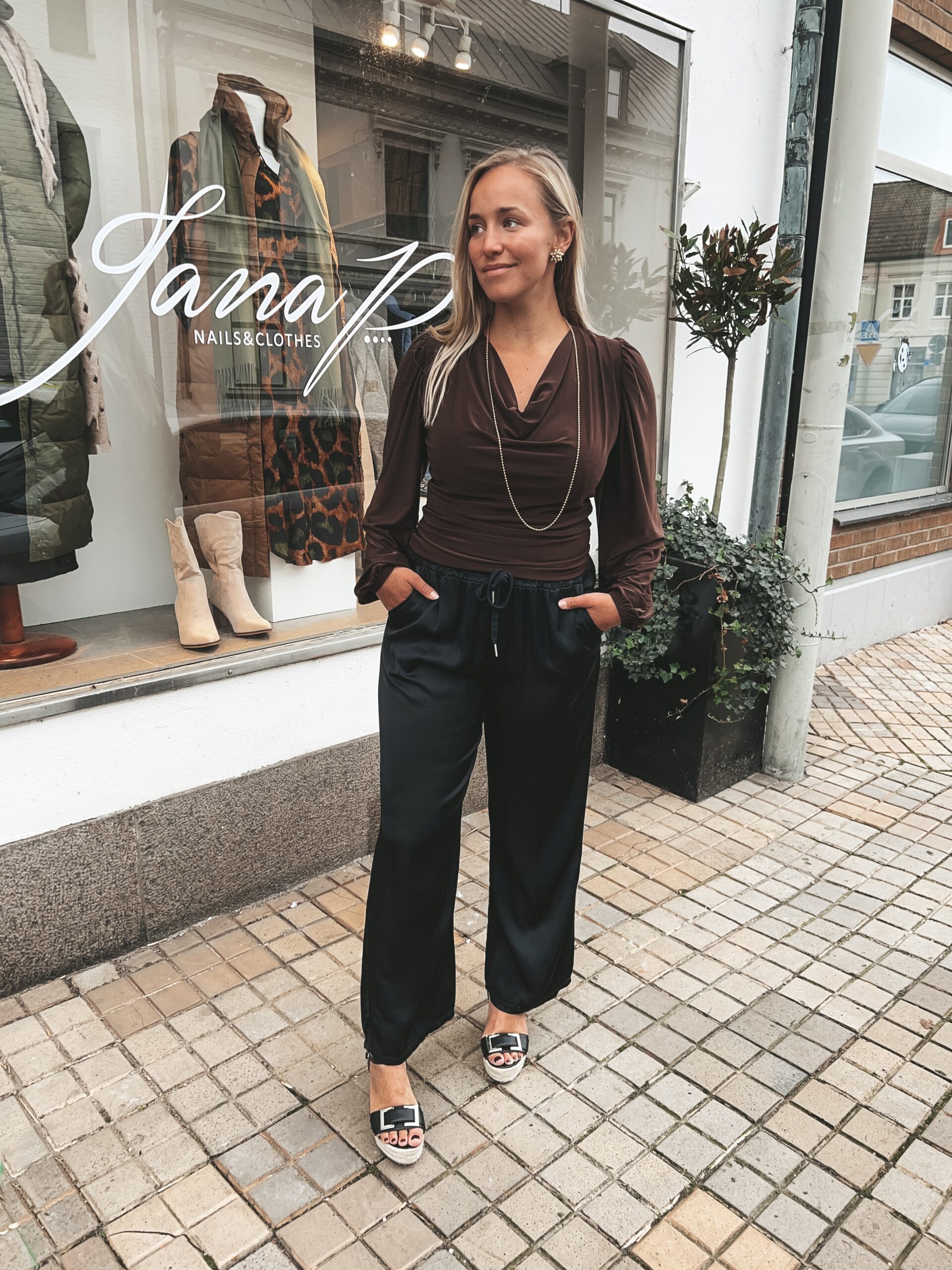 Vattenfallsringad Blus - Chocolate - Bild 2