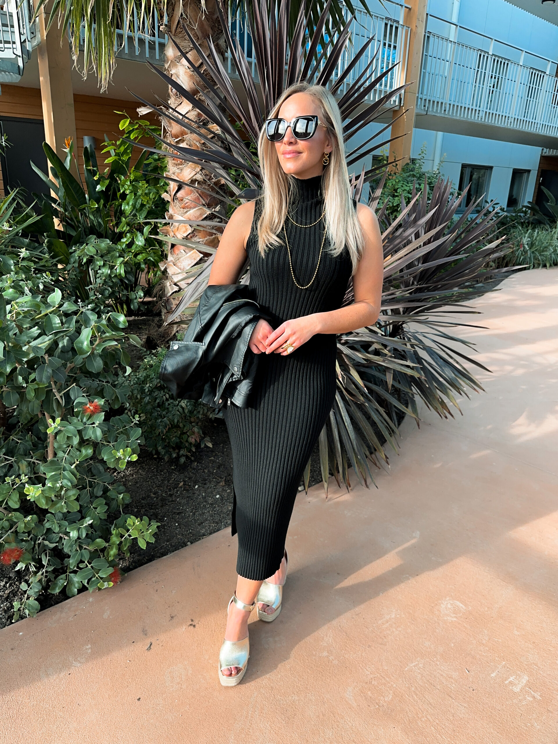 Ribbstickad Poloklänning - Svart - Bild 2