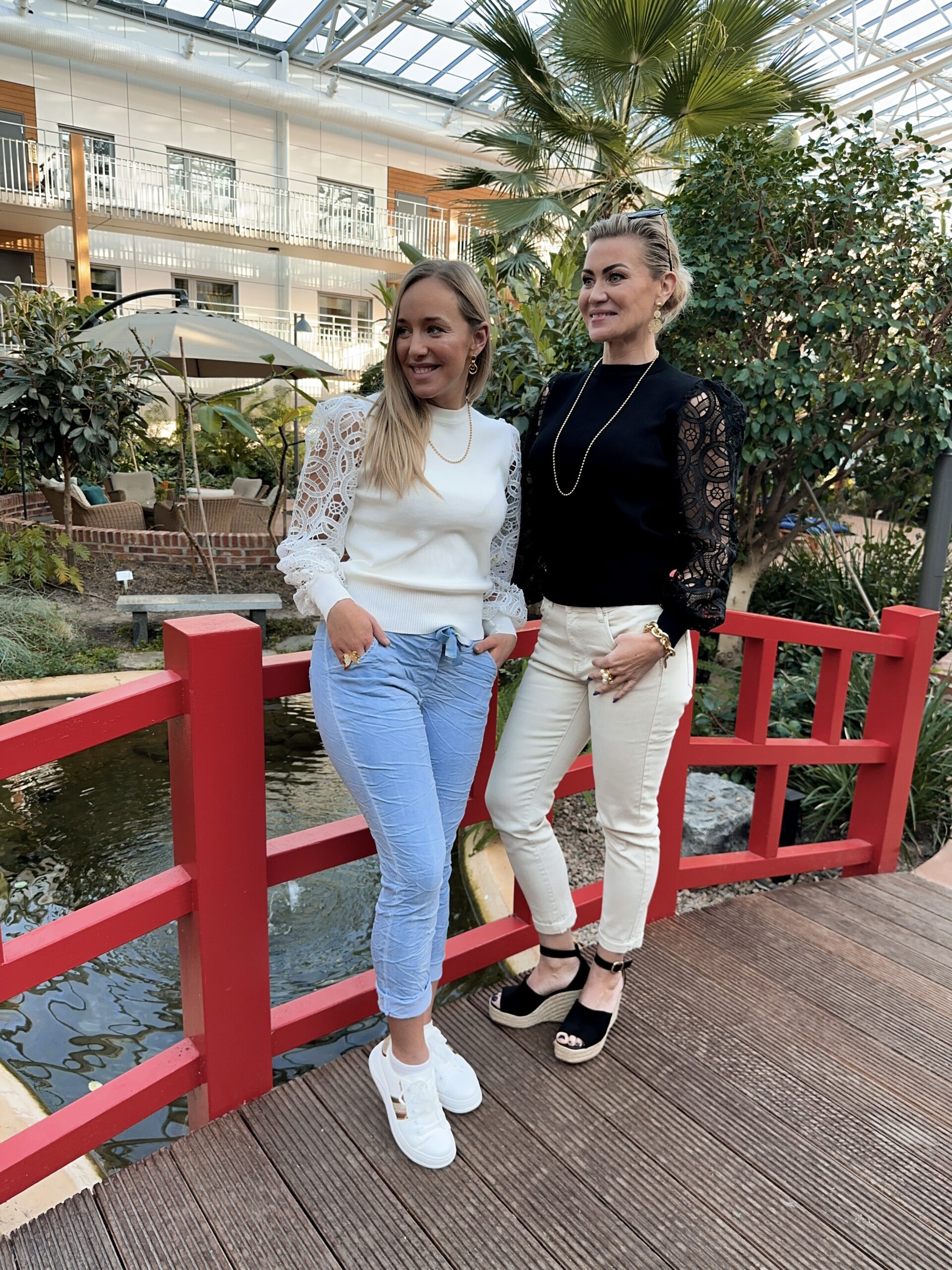 Vit Blus - Spetsärm - Bild 2