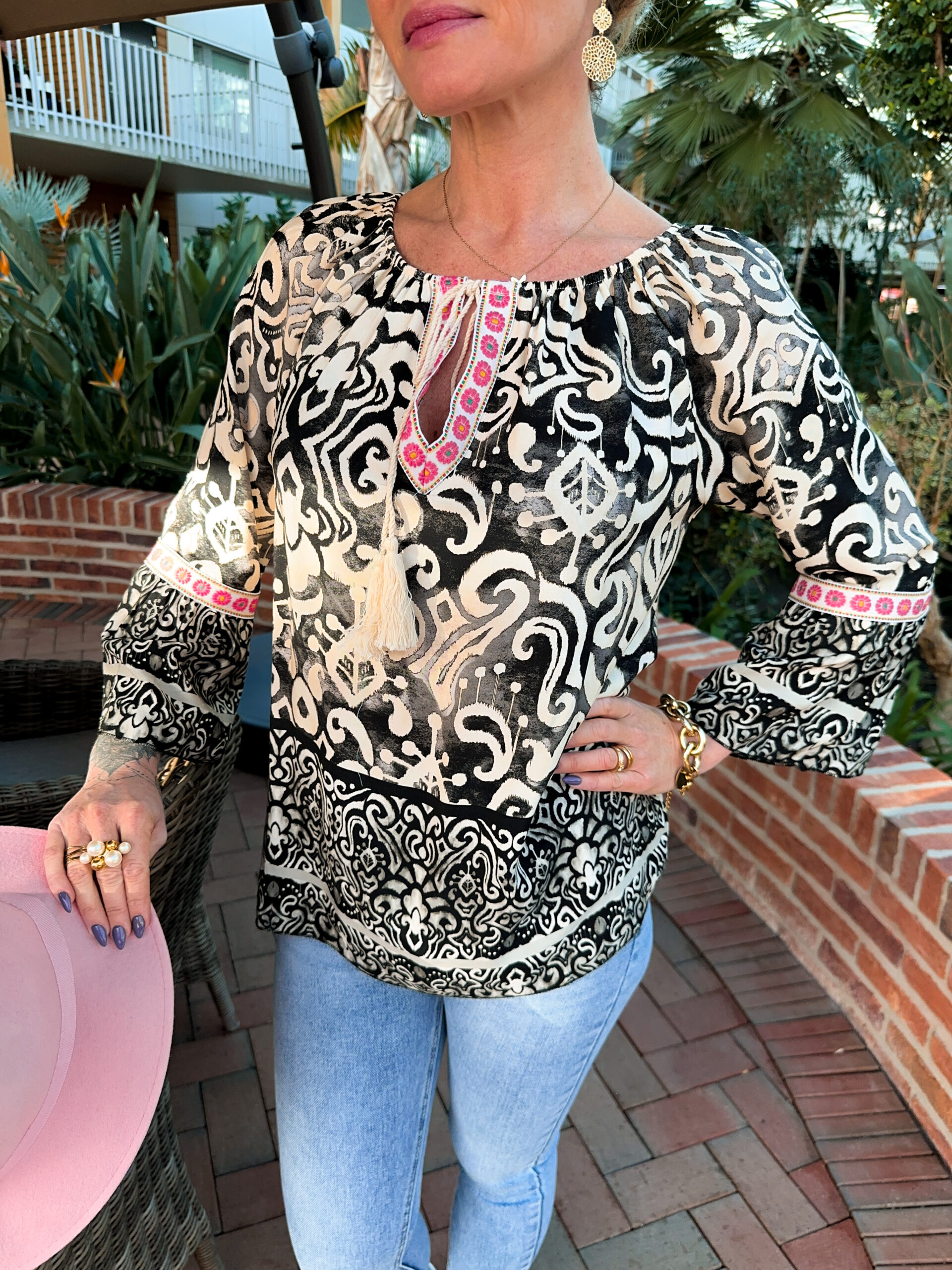 Viskosblus - Paisley - Svart/Rosa