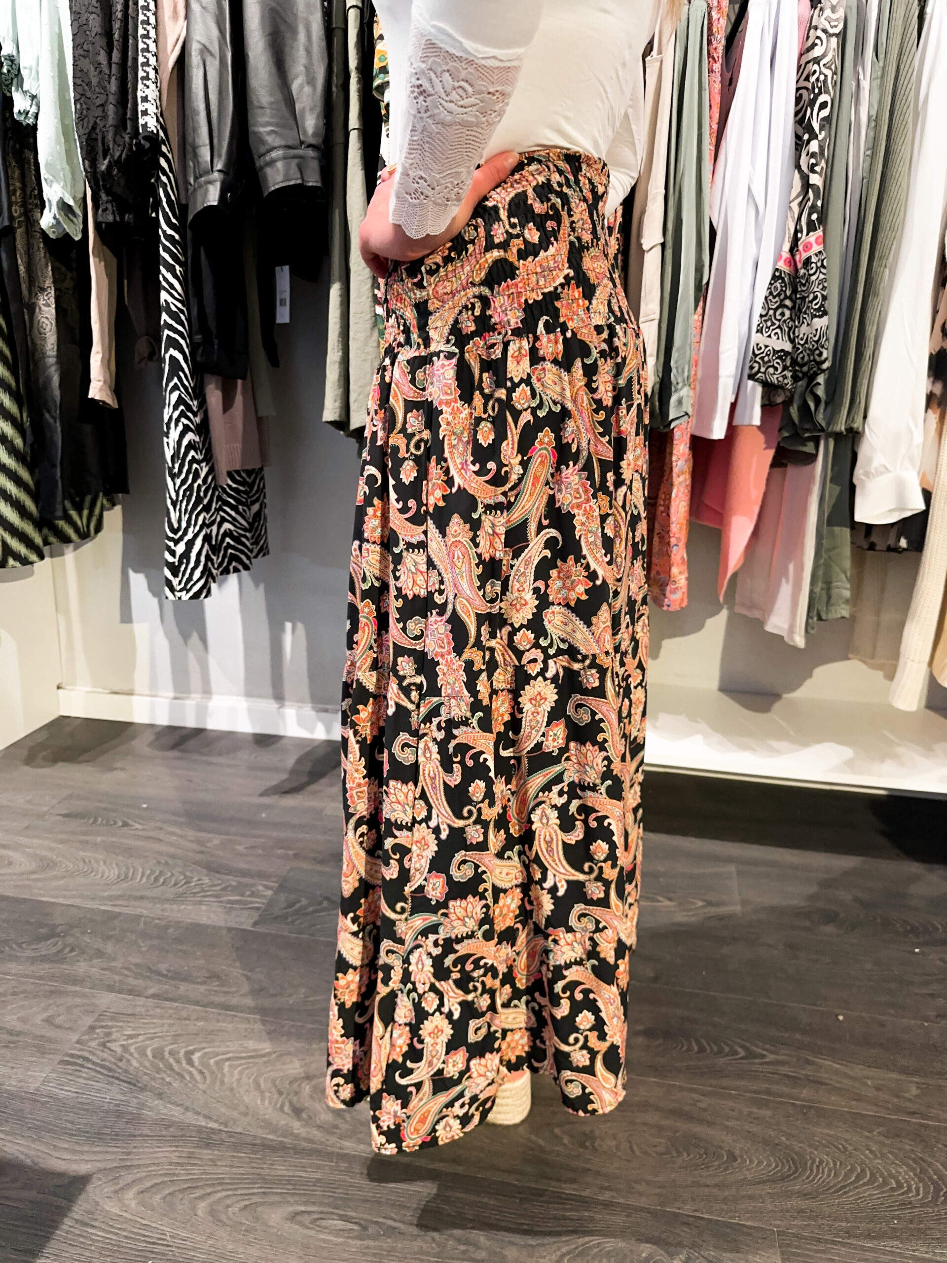 Boho Kjol - Svart Paisley - Bild 4